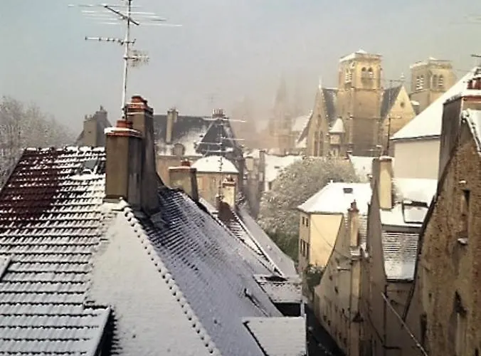 Bonnard - View In 90 Sqm Airconditioned Apartment