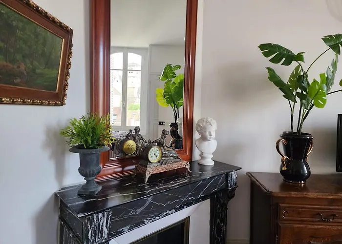 Bonnard - View In 90 Sqm Airconditioned Apartment