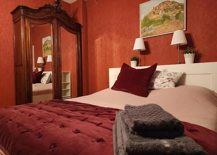 Bonnard - View In 90 Sqm Airconditioned Apartment *