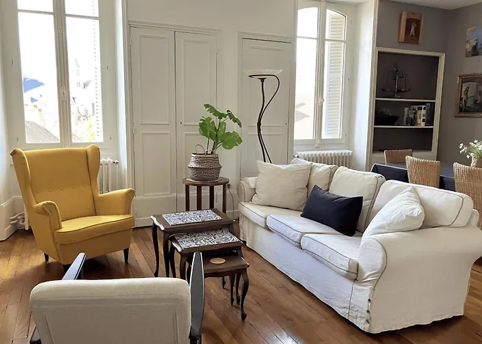 Bonnard - View In 90 Sqm Airconditioned Apartment